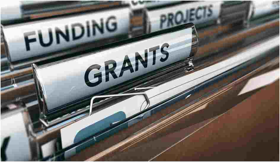 How Government Grants Are Awarded. 2 Government