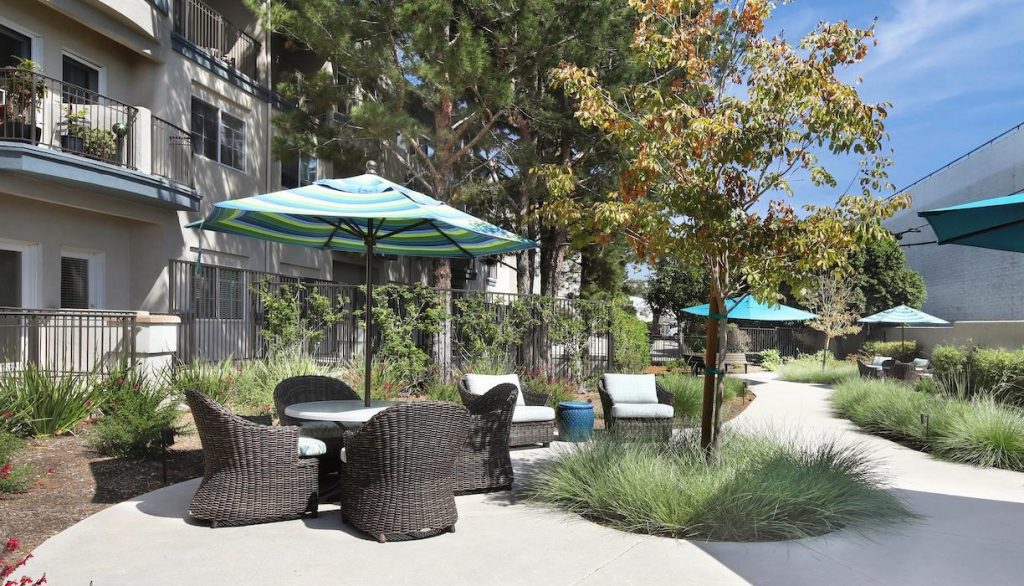 11zon cropped 48 Living Facility